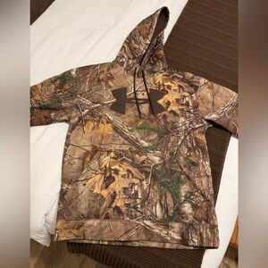 Under armour sweatshirt size small